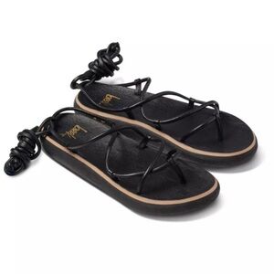 Beek peep Black Strappy Sandals new never worn size 8 chic revolve ssense comfy